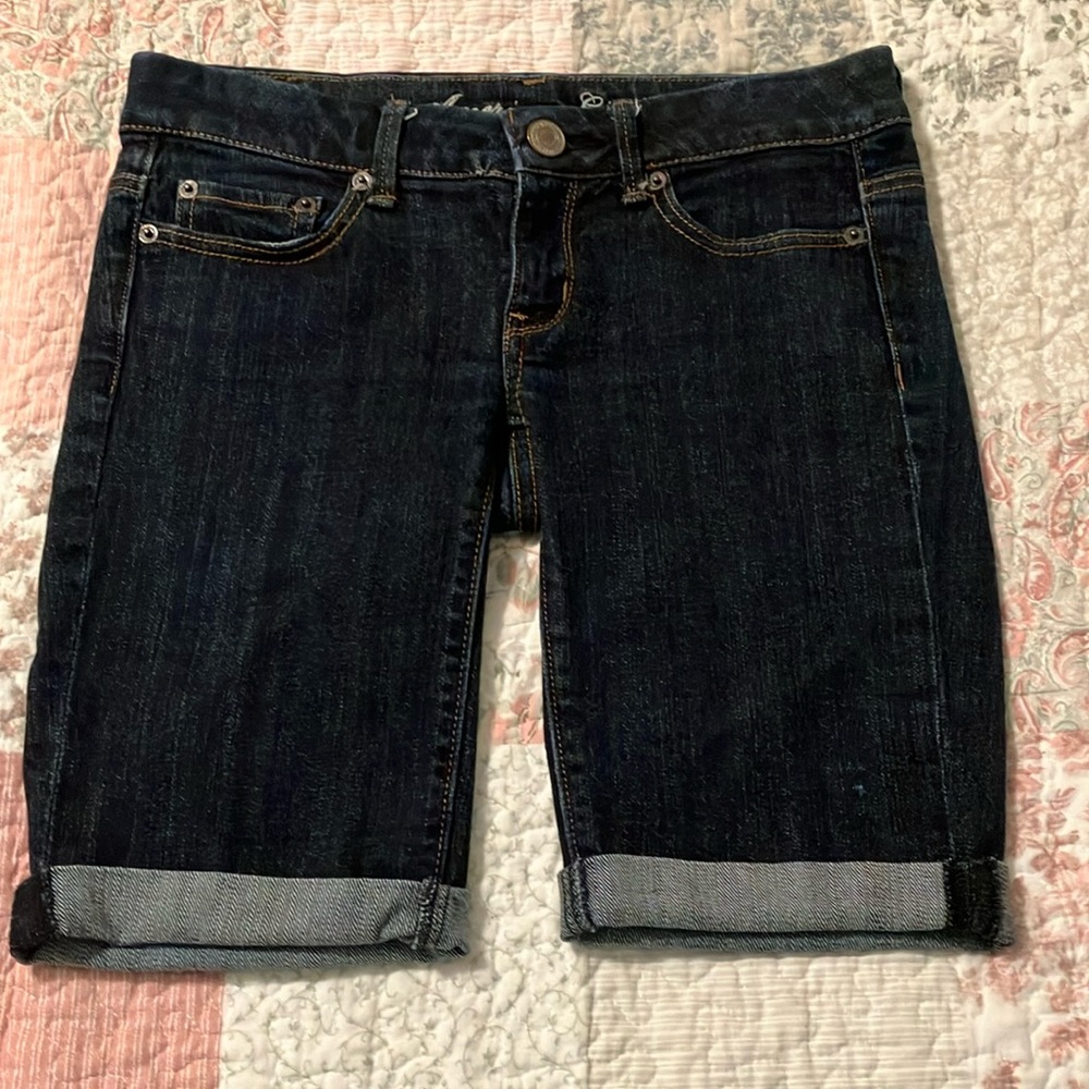 American Eagle Size 2 Denim Bermuda Shorts